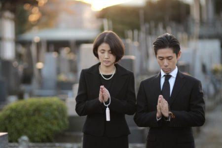 故人を振り返る法事の服装 １３回忌までくるとスーツは必ず必要なのか 日々の問いかけ